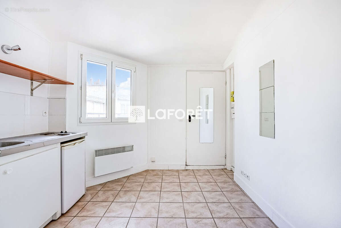 Studio charme sous les toits - Vue Tour Eiffel - photo 9