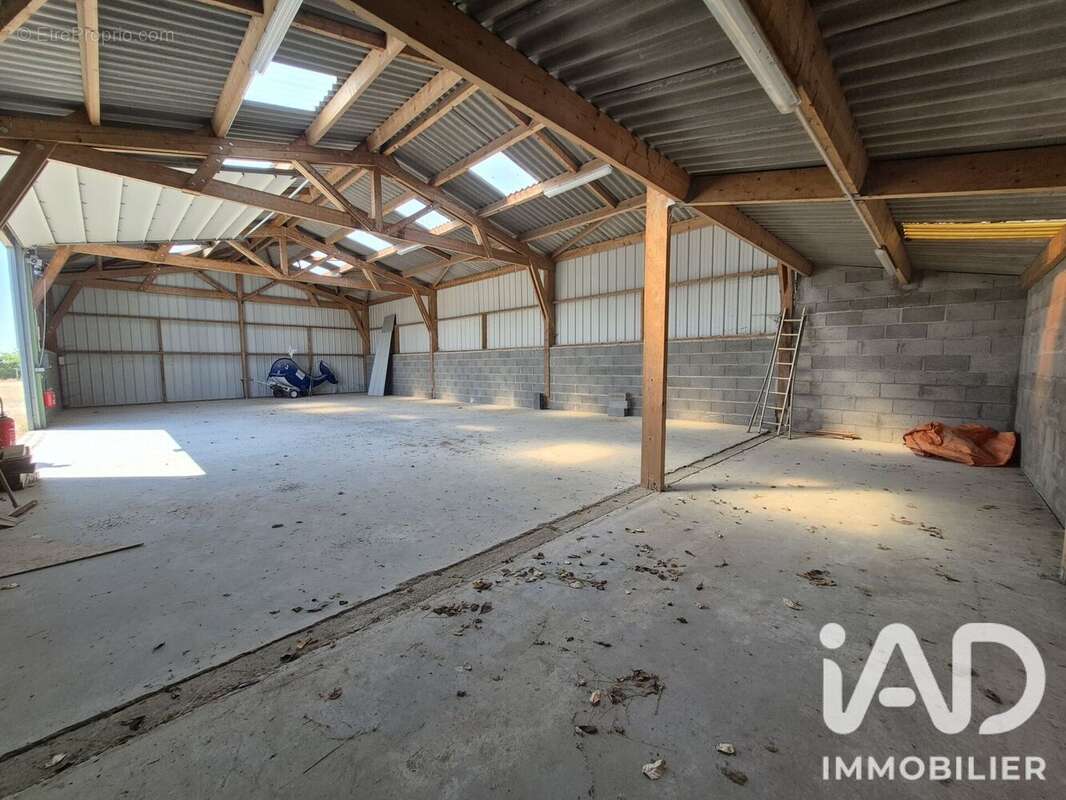 Maison 1 m² à Saint-Leger-De-Montbrun  - photo 4
