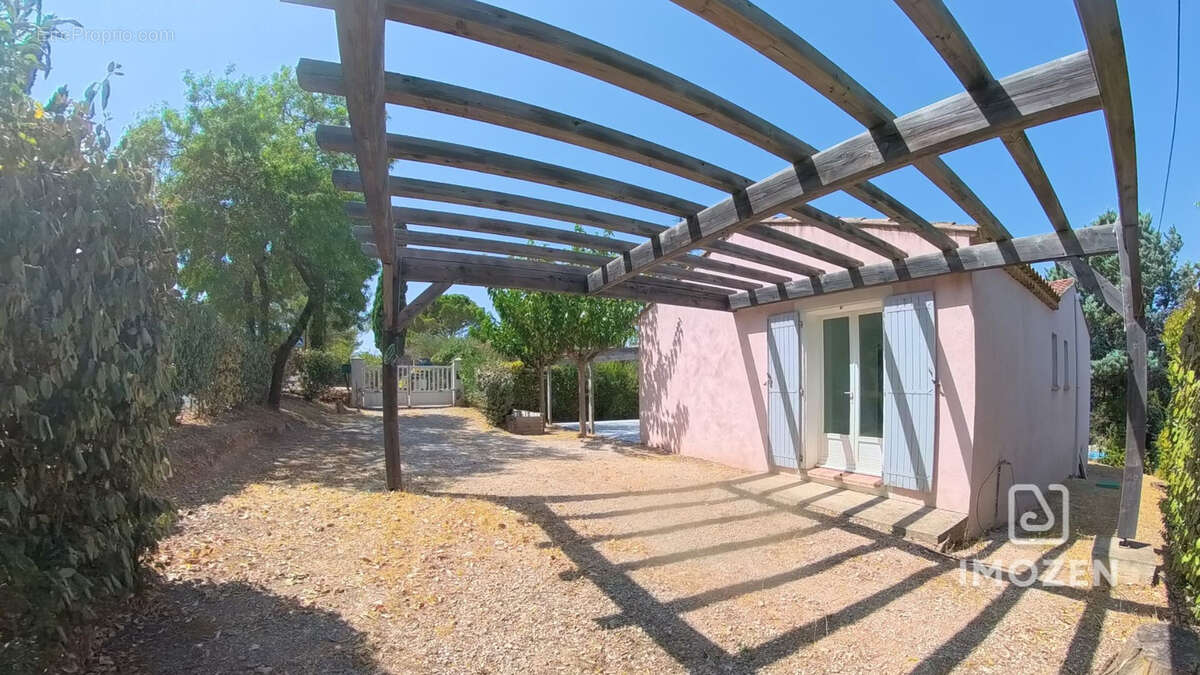 Maison T5 de 120 m2Le Val (83143) - photo 14