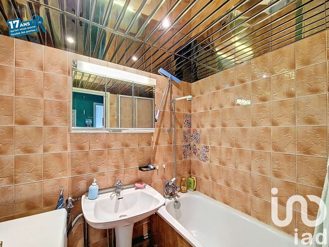 Photo 9 - Appartement à VILLENEUVE-LA-GARENNE