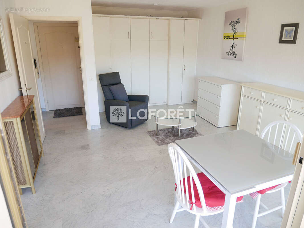 Appartement à MANDELIEU-LA-NAPOULE