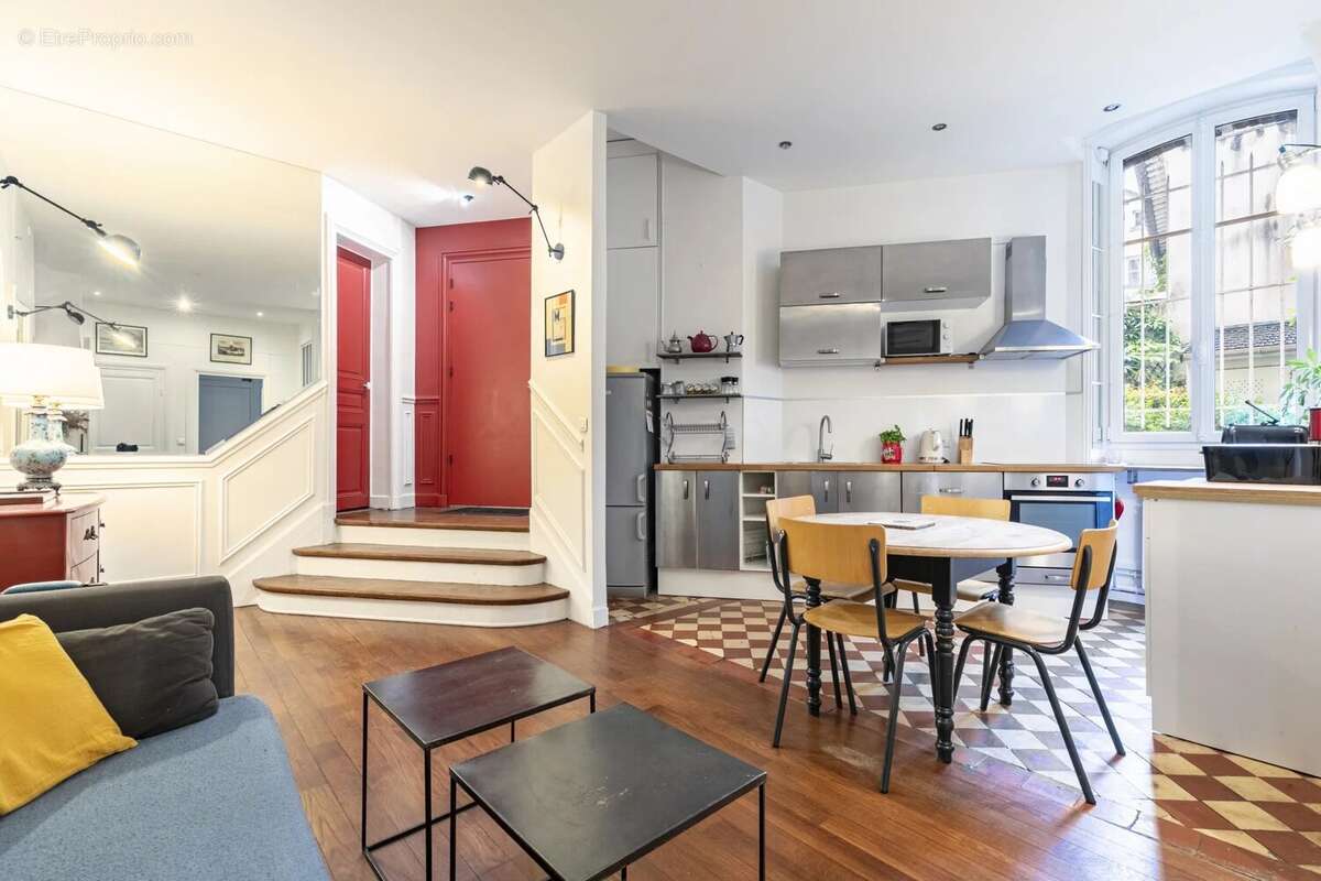 Appartement à PARIS-14E