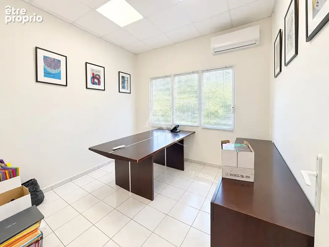 EN EXCLUSIVITE: Immeuble Fort De France 7 pièce(s) 152.17 m2 + annexes. - photo 5