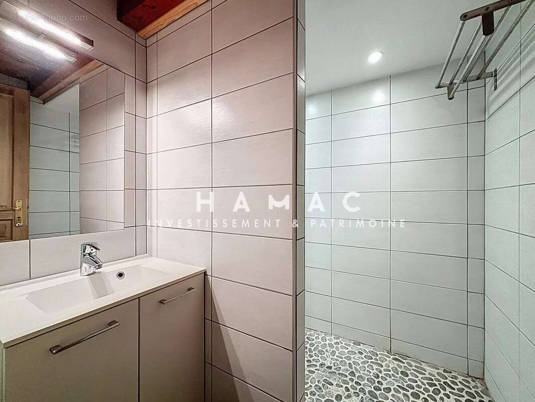 Maison à POULE-LES-ECHARMEAUX