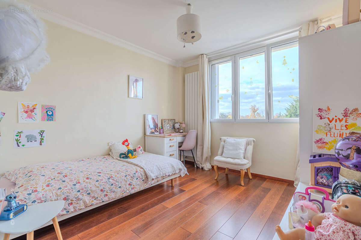 Appartement à LE PLESSIS-TREVISE