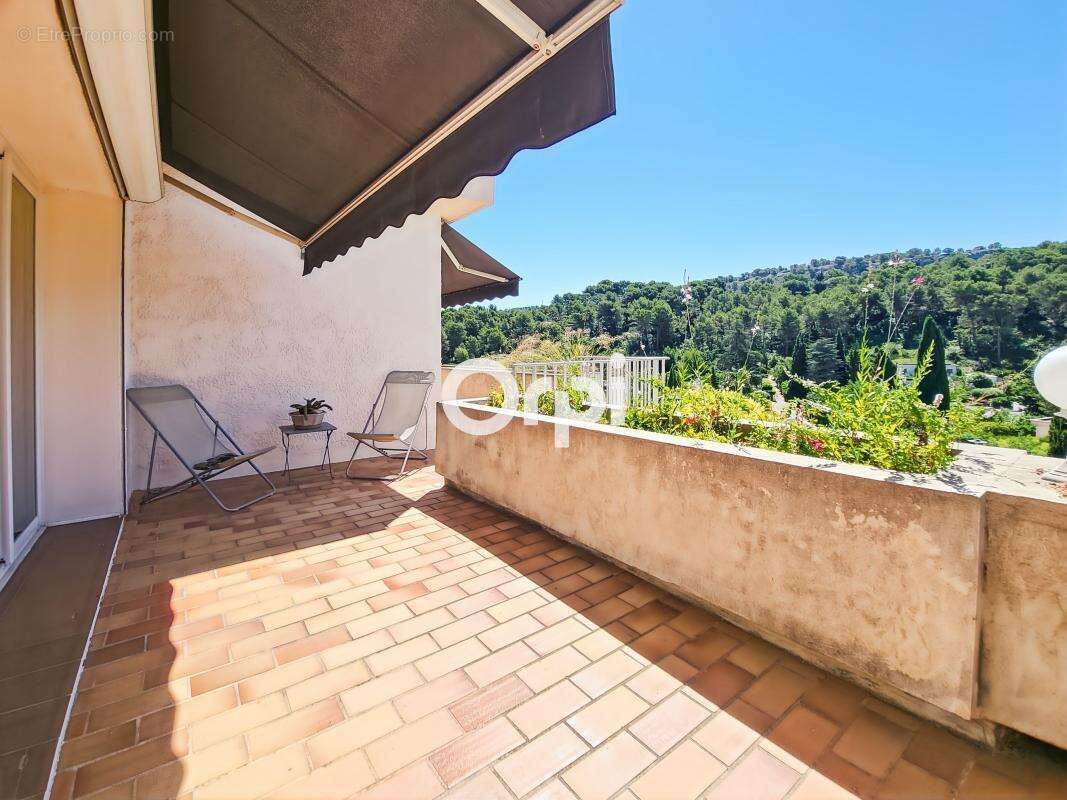 Villa d'architecte de 215 m² – Volumes, luminosité et garage de 65 m² - photo 3