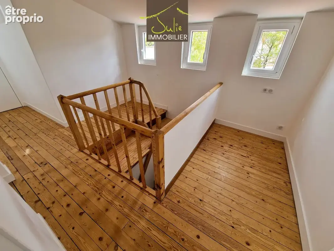 Demeure d'exception en plein coeur de bressuire - 304m2 habitables avec jardin et garages - photo 14