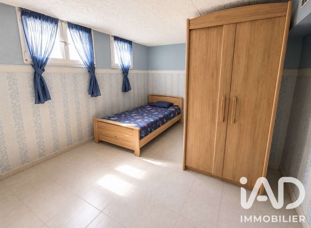 Appartement 72 m² à Villeneuve-Le-Roi  - photo 9