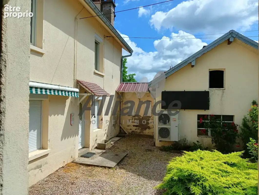 Jolie maison avec garage, terrain et dependance - photo 3
