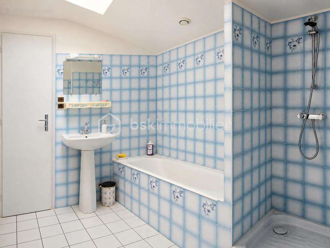Double maison – dépendances – terrain constructible à 15 min des herbiers - photo 7