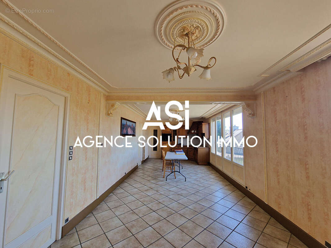 Maison à SAINT-PIERRE-LA-COUR