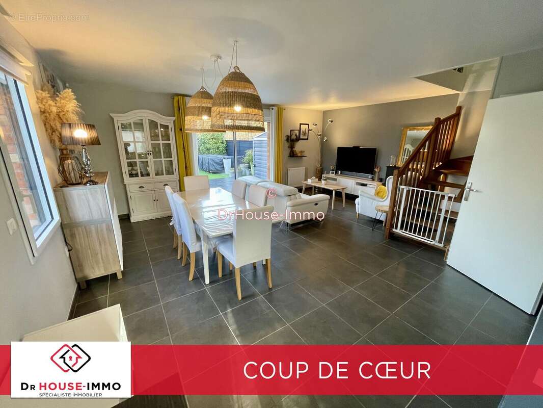 Maison à OSTRICOURT
