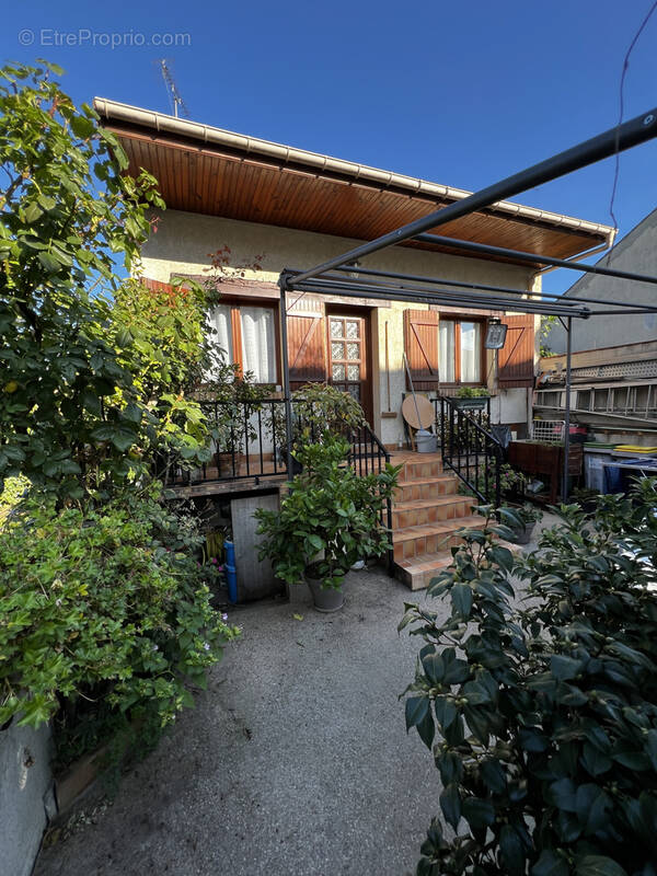 Maison à VIRY-CHATILLON