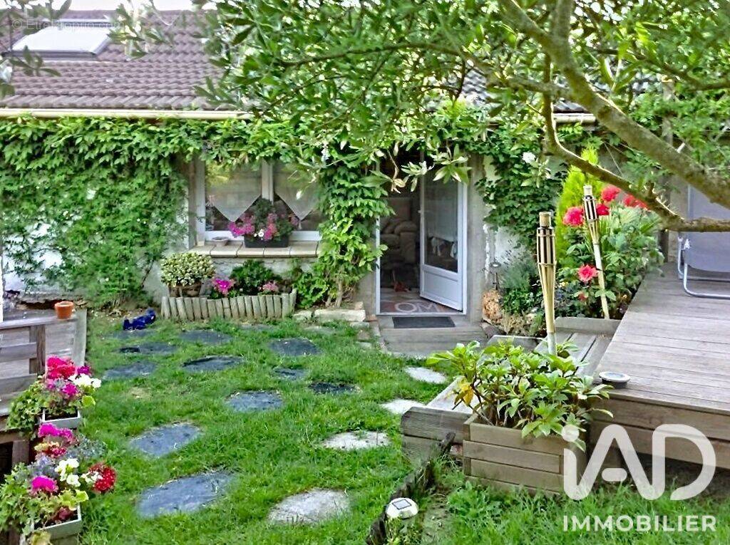 Photo 1 - Maison à MONTLHERY