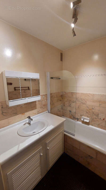 Appartement à SAINT-MAUR-DES-FOSSES