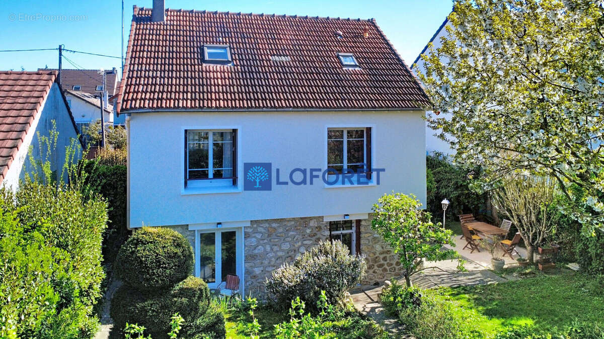 Maison à SAVIGNY-SUR-ORGE