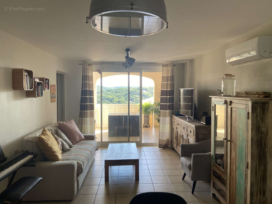 Appartement à LA GARDE-FREINET