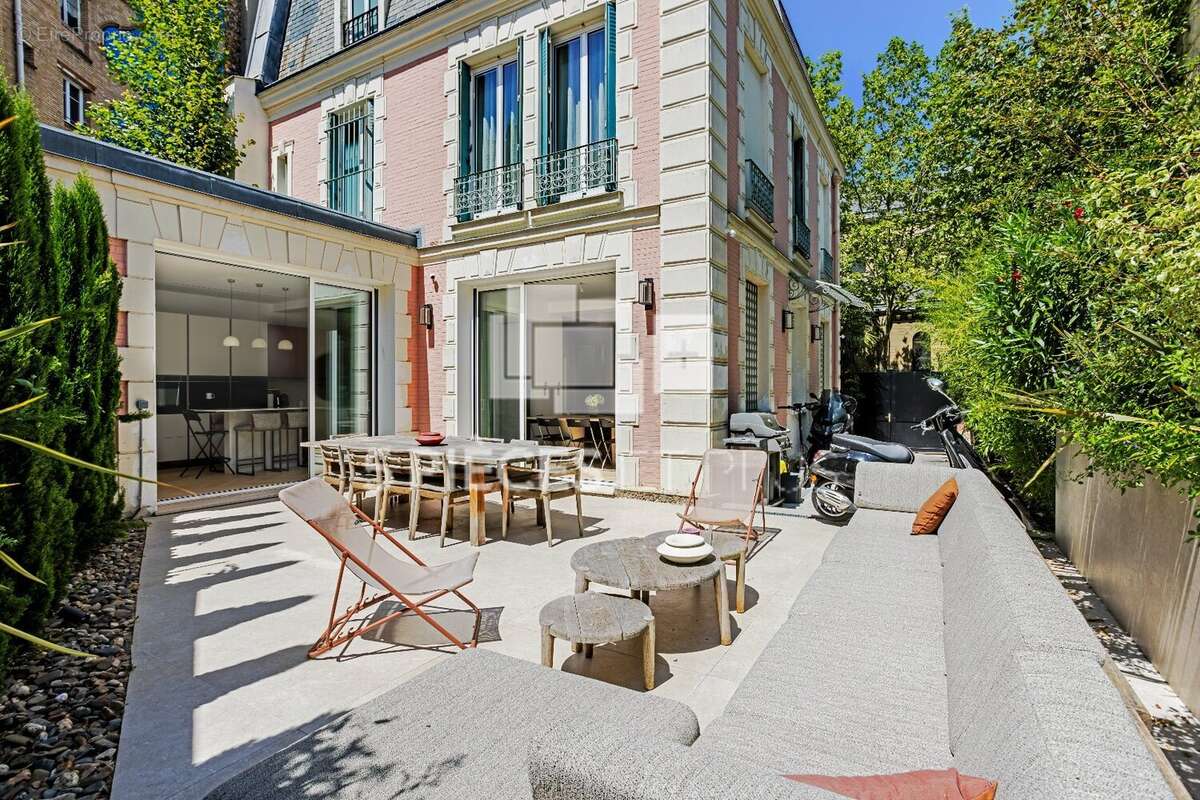 Maison à SAINT-MANDE