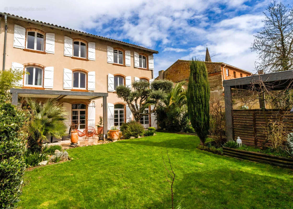 Maison à SAINT-NICOLAS-DE-LA-GRAVE