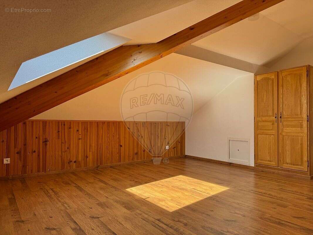 Appartement à CHALLES-LES-EAUX