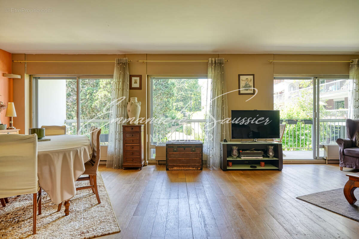 Appartement à VILLE-D'AVRAY