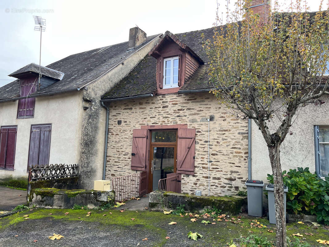 Maison à COUSSAC-BONNEVAL