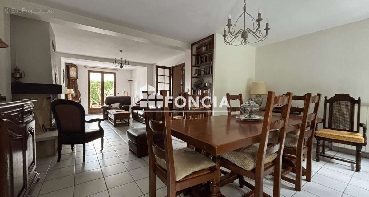 Maison à LA QUEUE-EN-BRIE