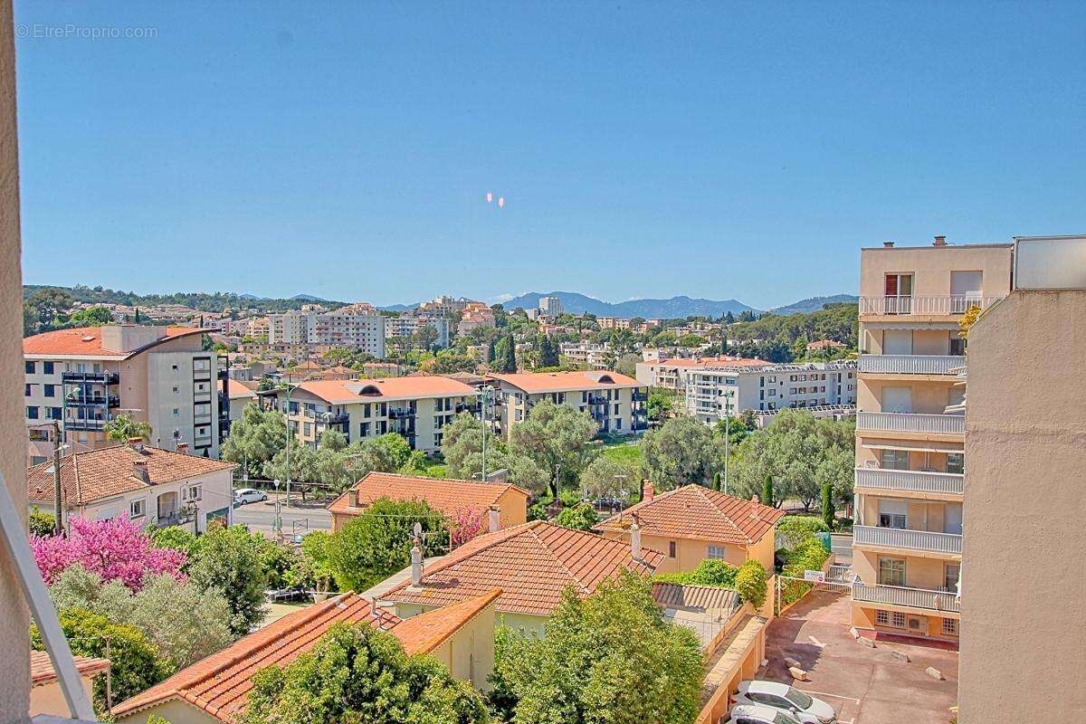 Appartement à LE CANNET