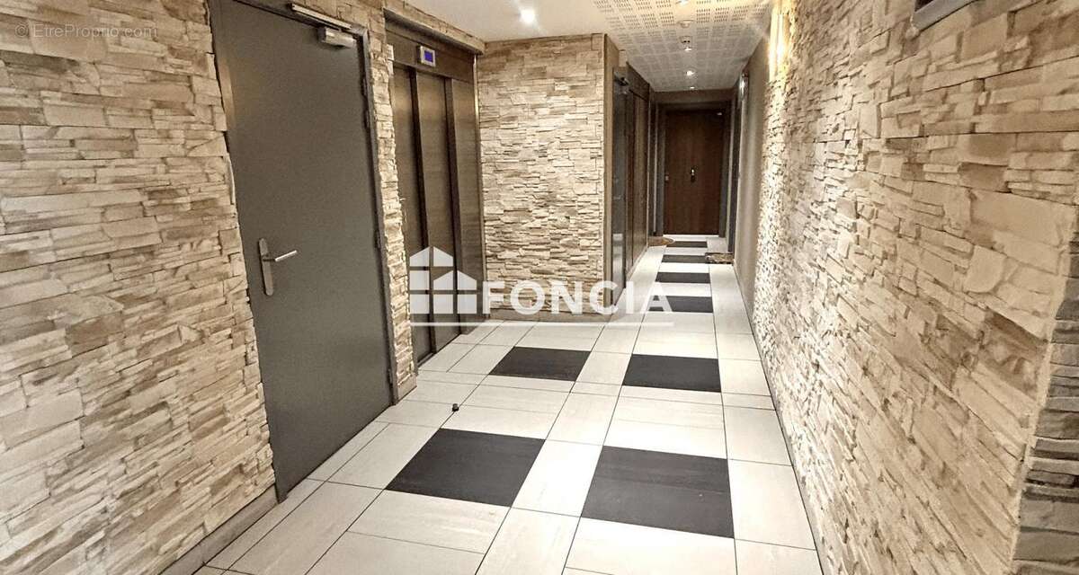 Appartement à MARSEILLE-8E