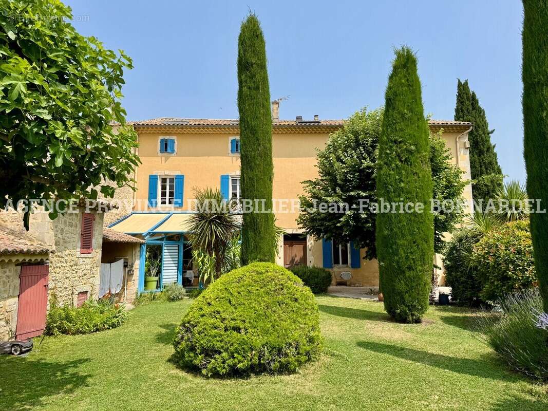 Maison à SAINT-RESTITUT