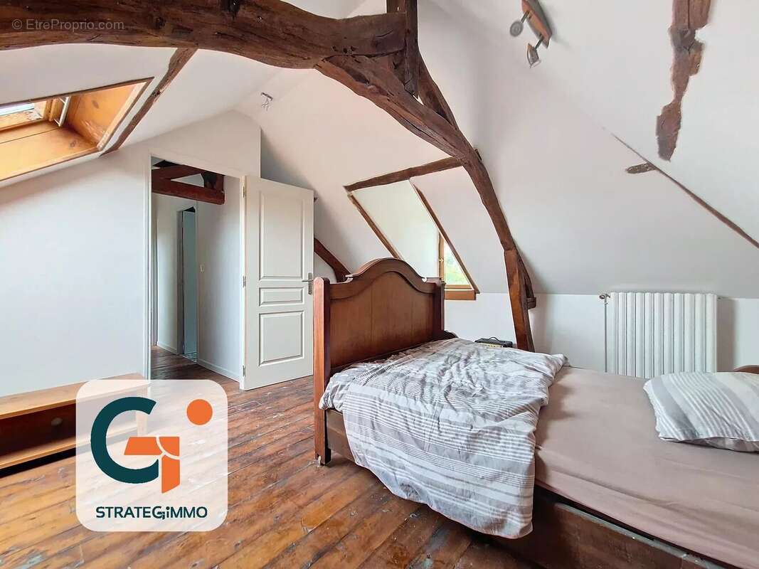 Maison à SAINT-OUEN-DE-THOUBERVILLE