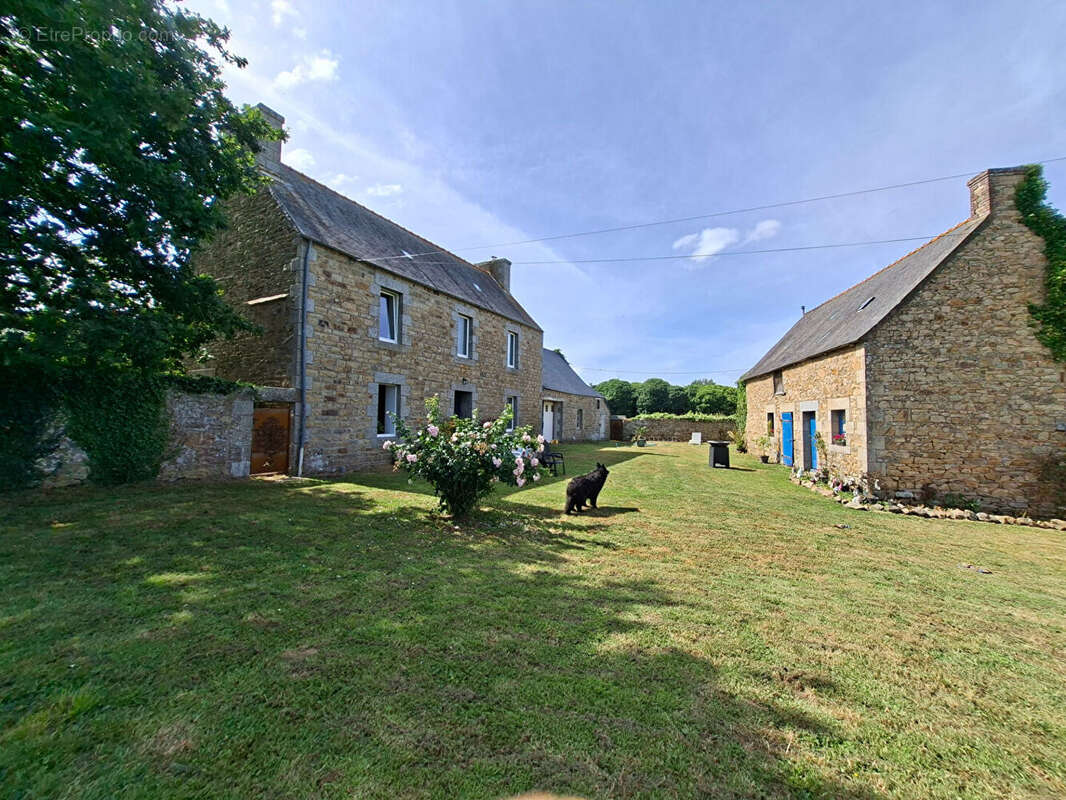 Maison à PLUZUNET