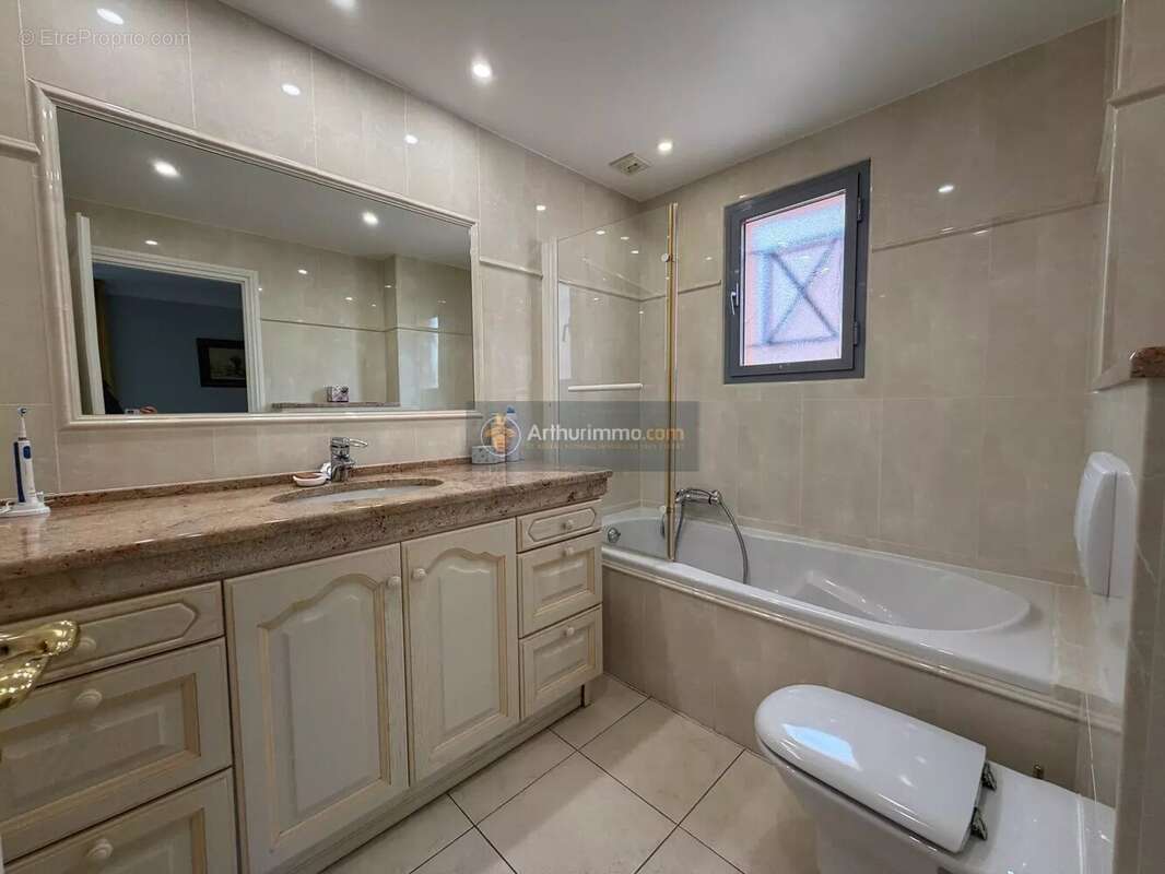 Appartement à SAINT-RAPHAEL