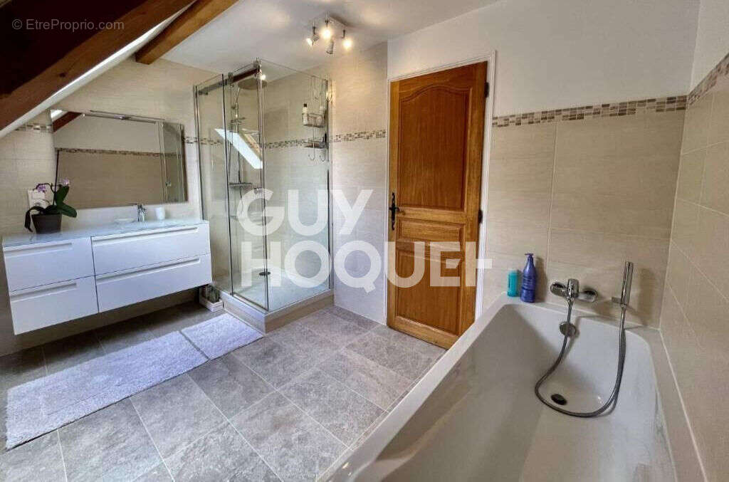 Maison à SAMOIS-SUR-SEINE