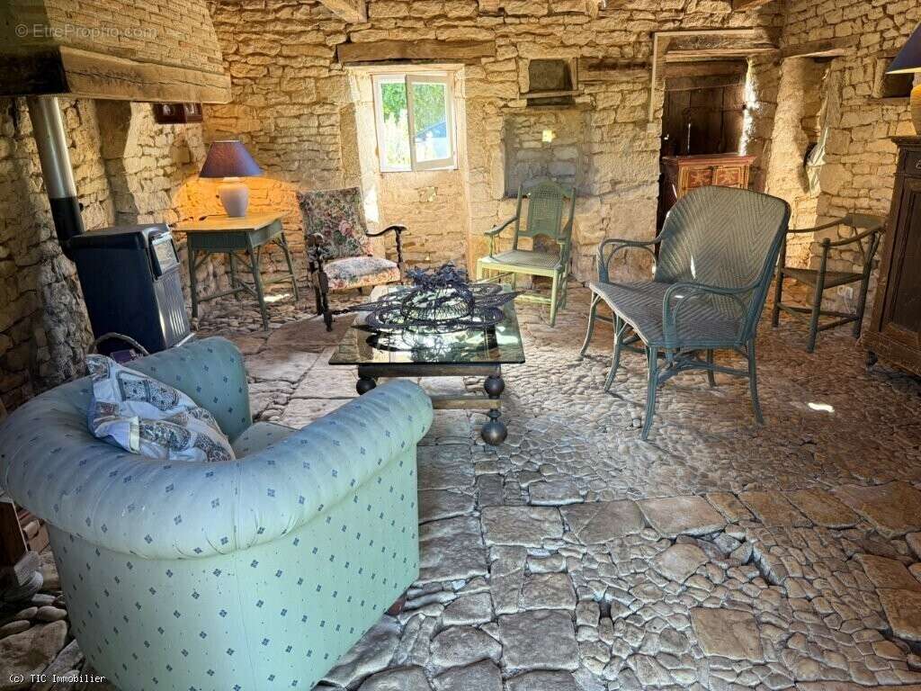 Maison à CHAMPAGNE-MOUTON