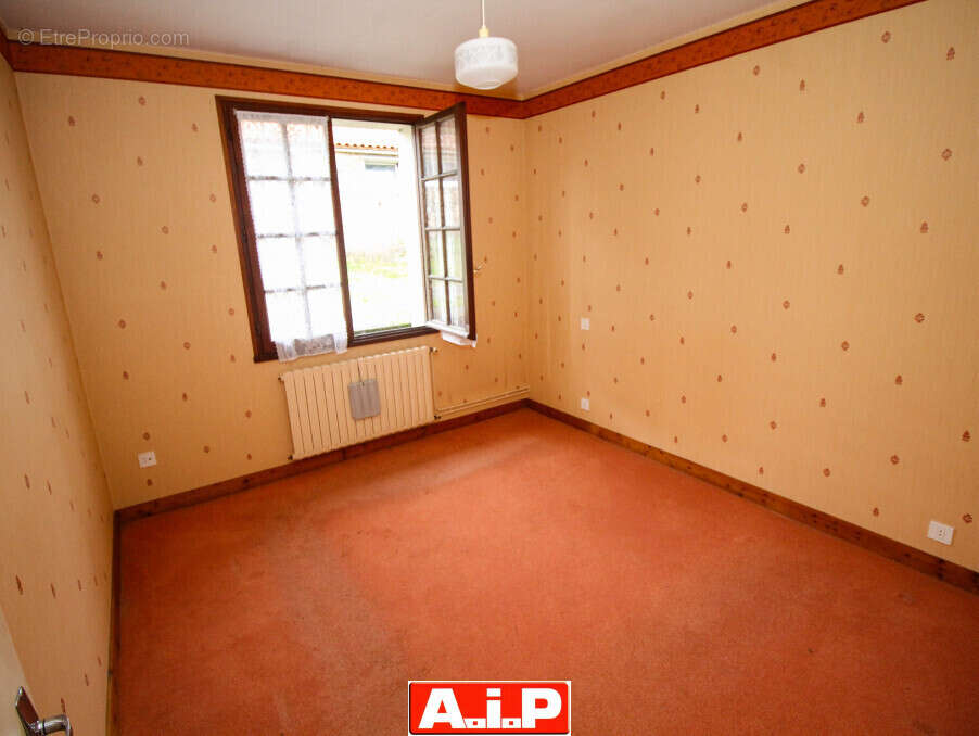 Maison à MONCOUTANT