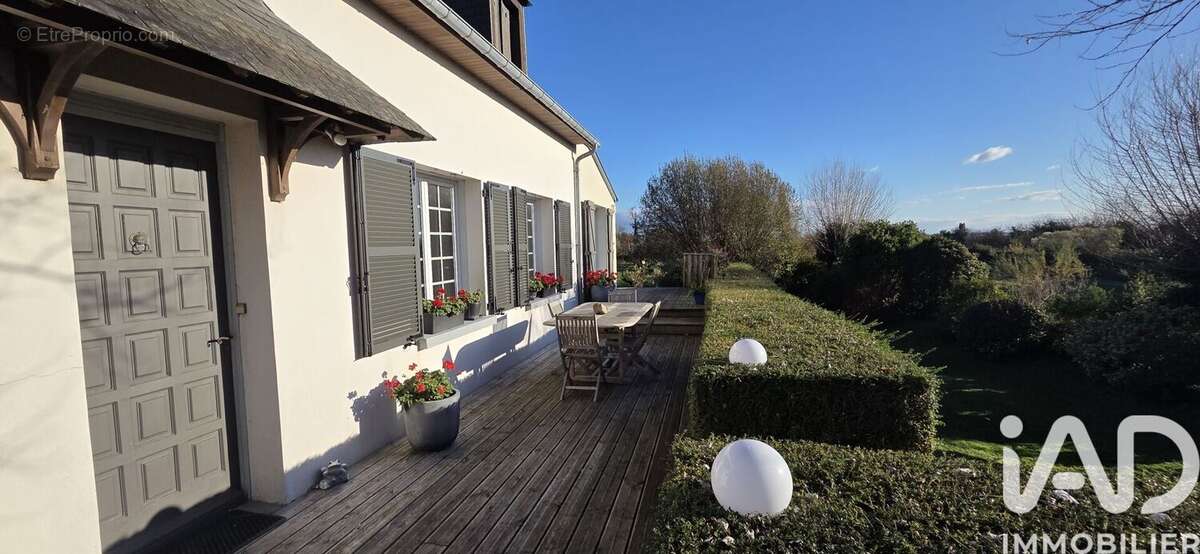 Maison 145 m² à Genets  - photo 9