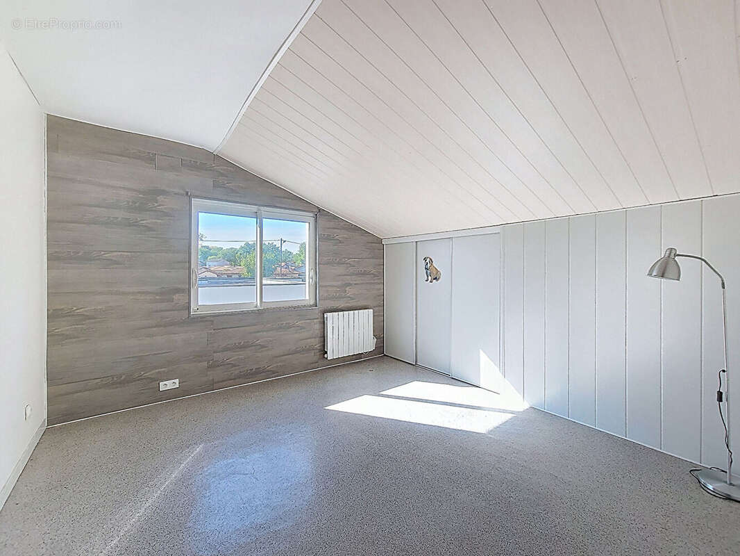 Maison à PAREMPUYRE