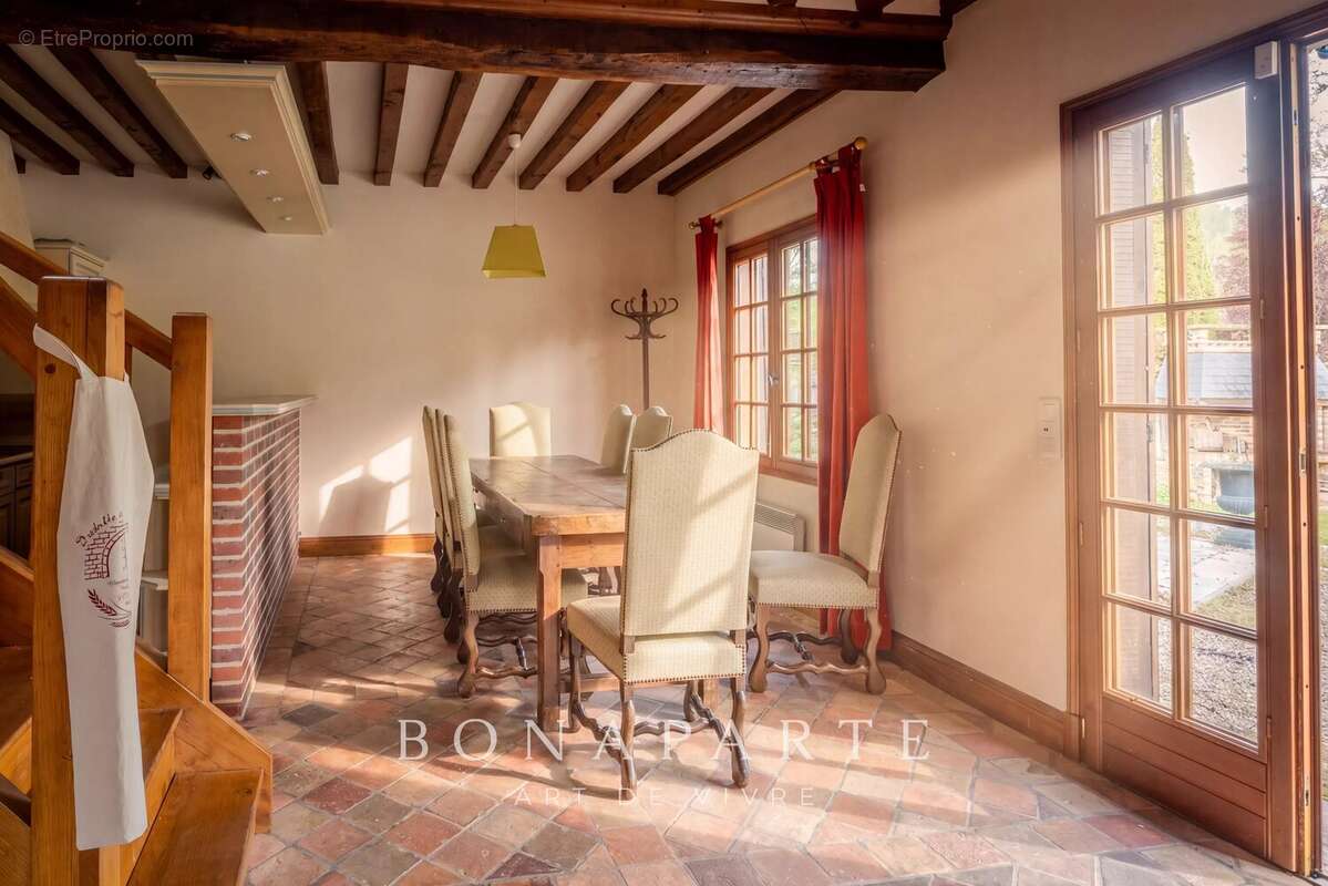 Domaine de 1 hectare avec rivière, moulin et maisons à colombages - photo 11