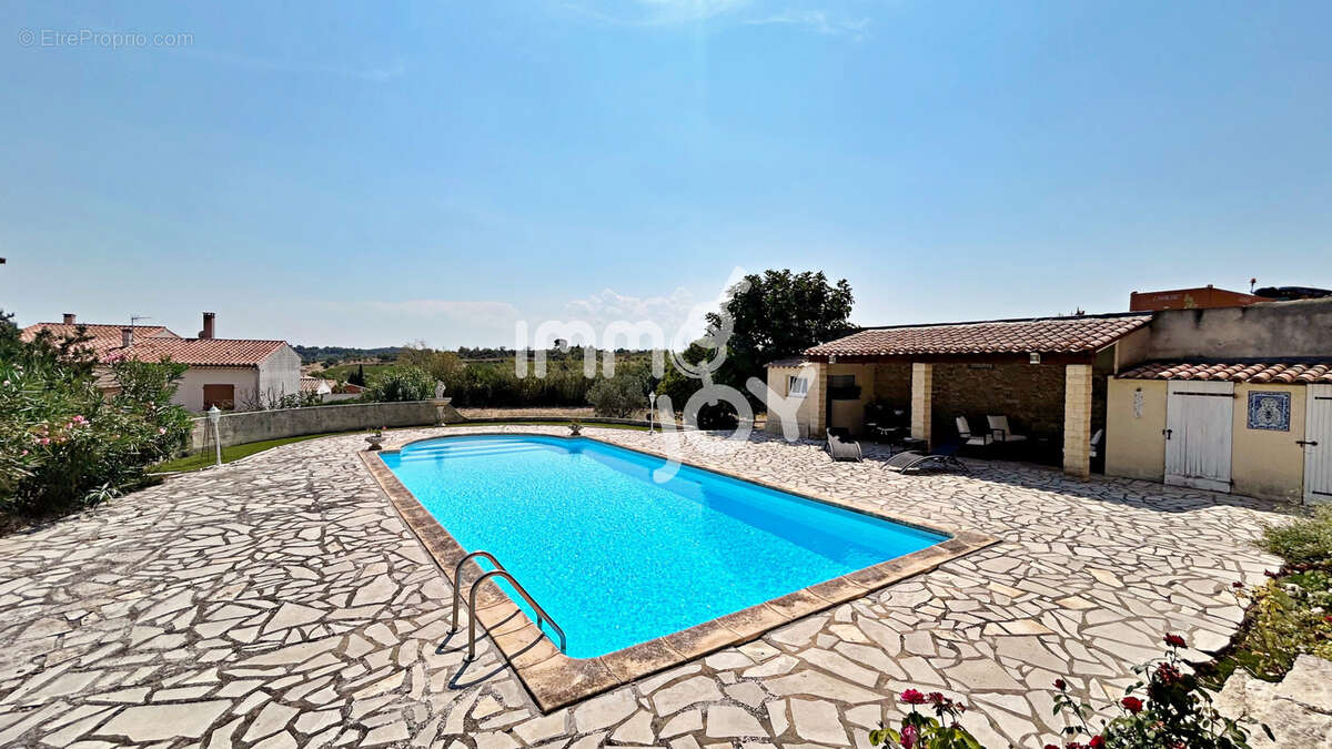 Maison à OUVEILLAN