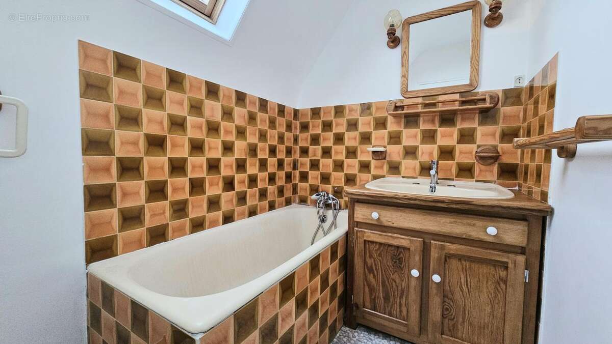 Maison à SAINT-ETIENNE-DU-ROUVRAY