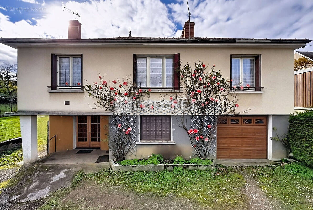 Maison à MANTOCHE