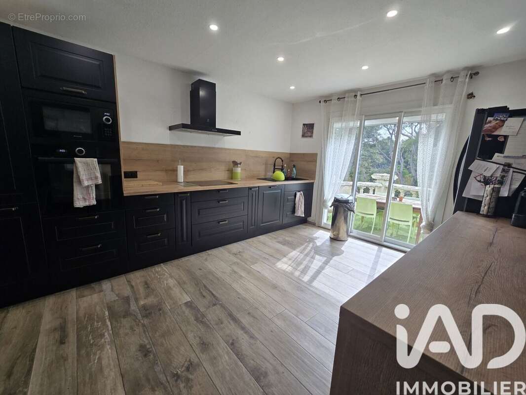 Photo 5 - Maison à LE REVEST-LES-EAUX