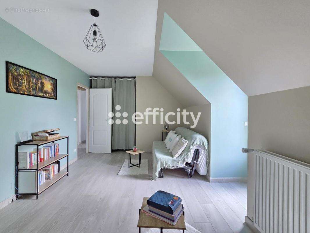 Maison à LE PERRAY-EN-YVELINES