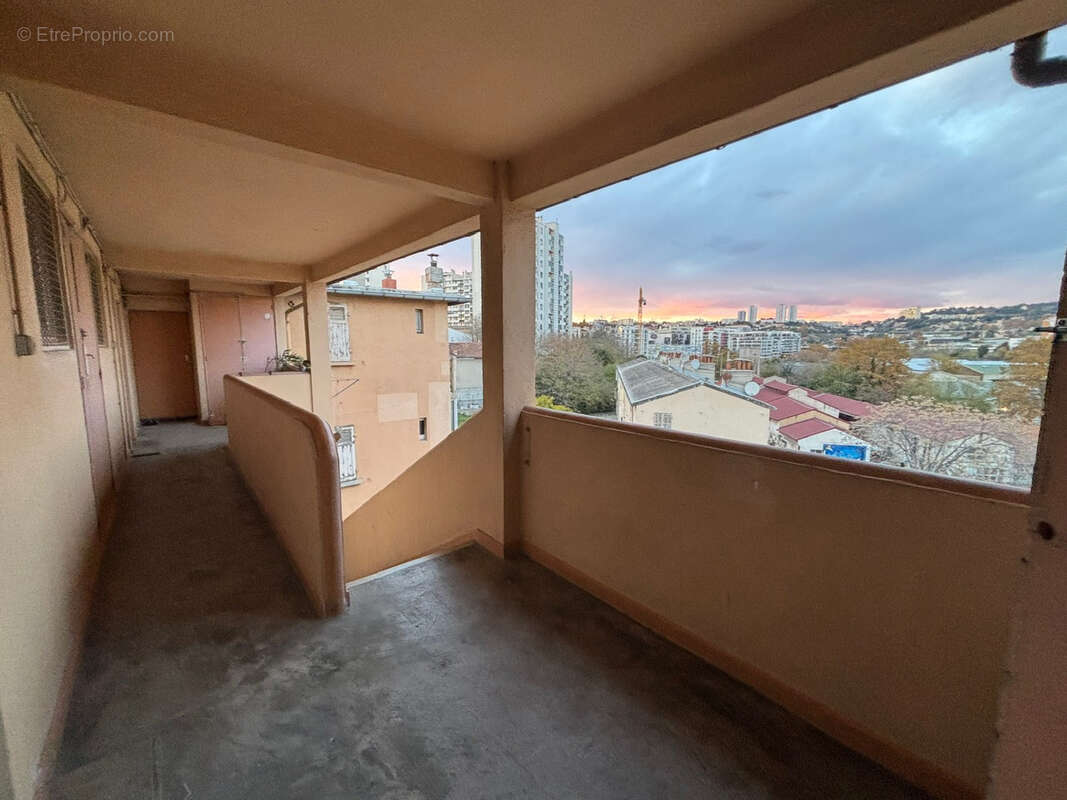 Appartement à MARSEILLE-15E