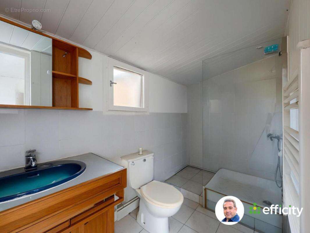 Maison à VALLON-EN-SULLY