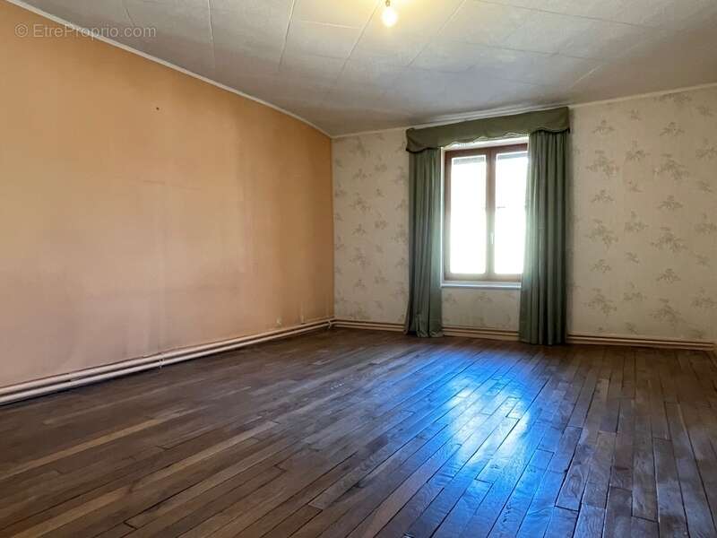 Maison à CHAMOUILLEY