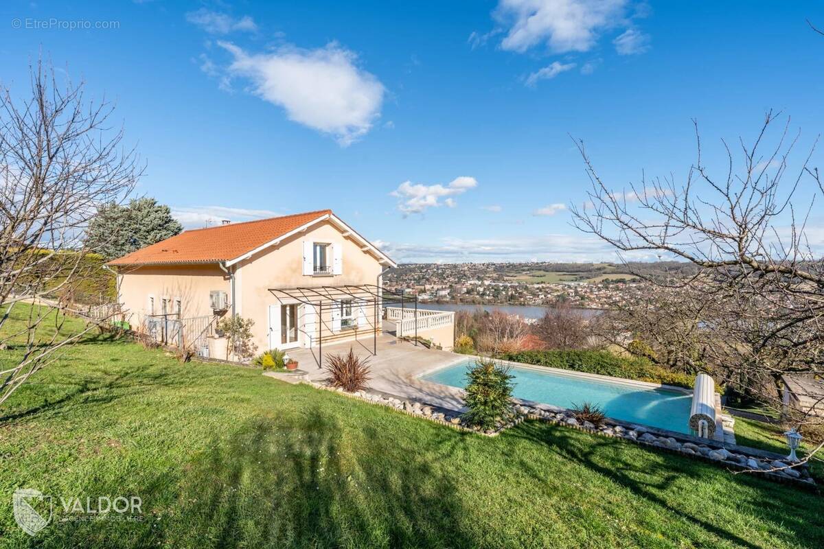 Maison à ALBIGNY-SUR-SAONE