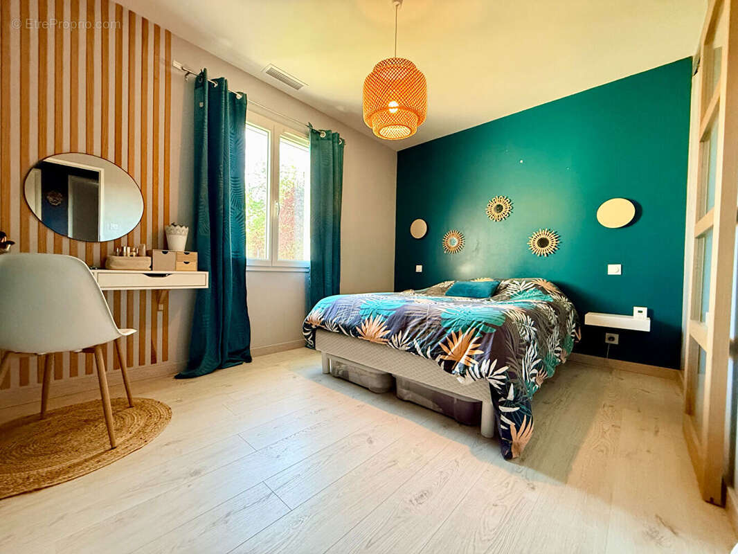 Maison à SAINT-SEURIN-SUR-L'ISLE