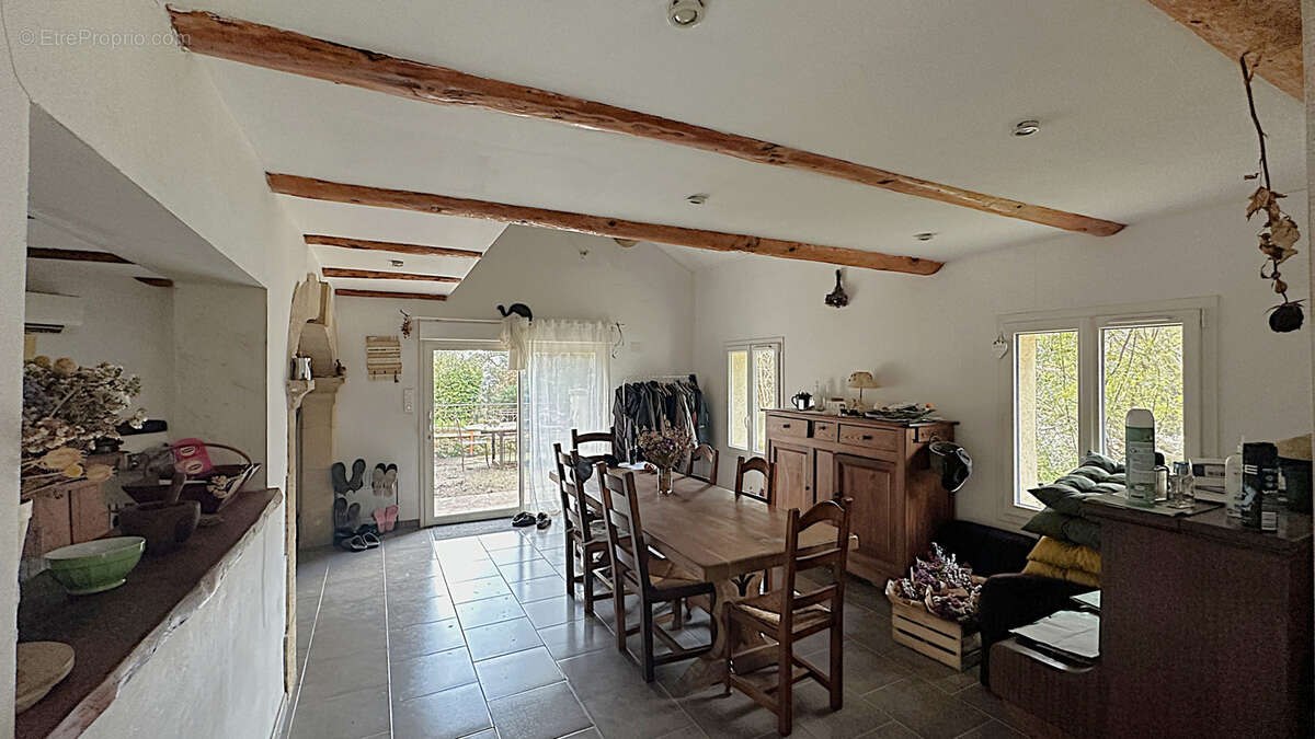 Maison à PELISSANNE